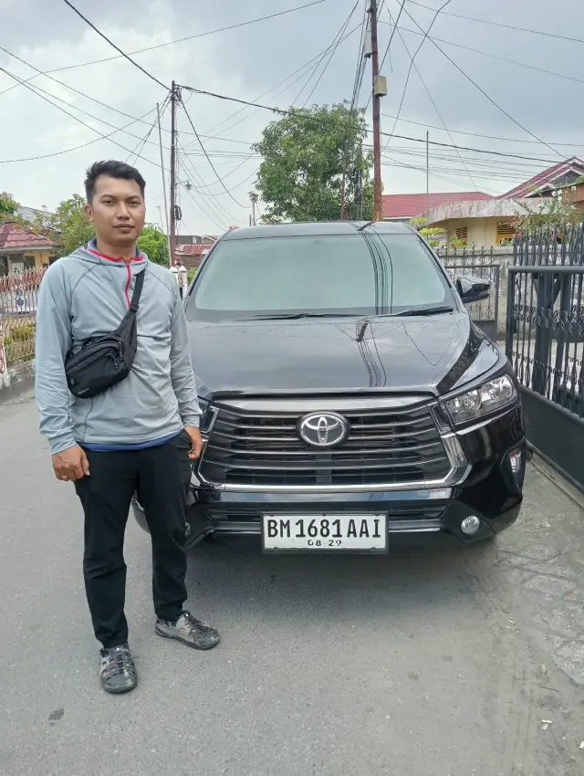 Serah terima Toyota Innova Reborn kepada pelanggan Nadhira Rental Mobil Pekanbaru