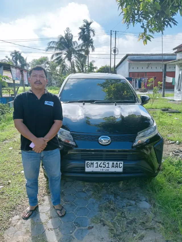 Serah terima Daihatsu Terios kepada pelanggan Nadhira Rental Mobil Pekanbaru
