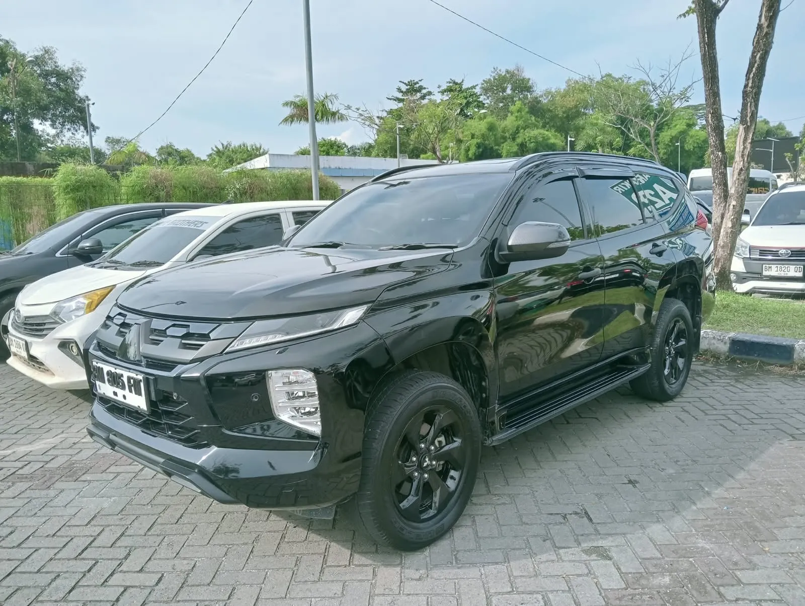 Mitsubishi Pajero Sport — unit Nadhira Rental Mobil Pekanbaru