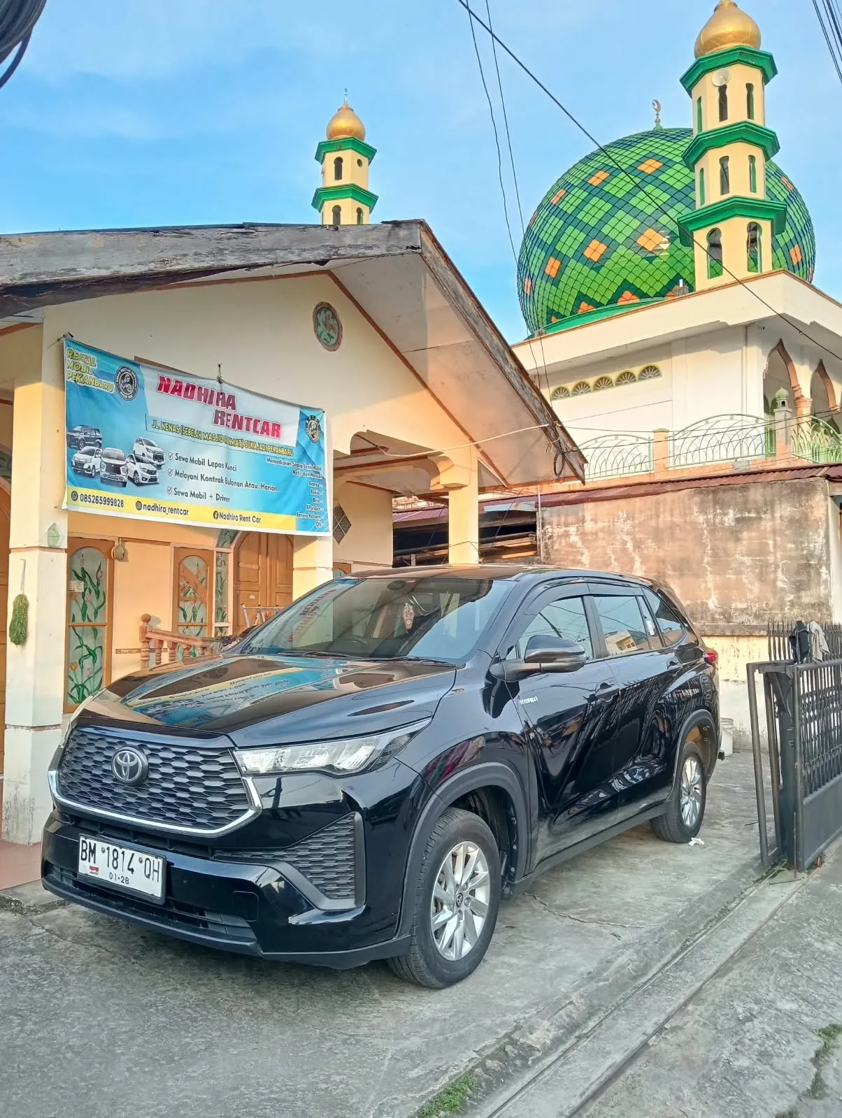 Toyota Innova Zenix — unit Nadhira Rental Mobil Pekanbaru
